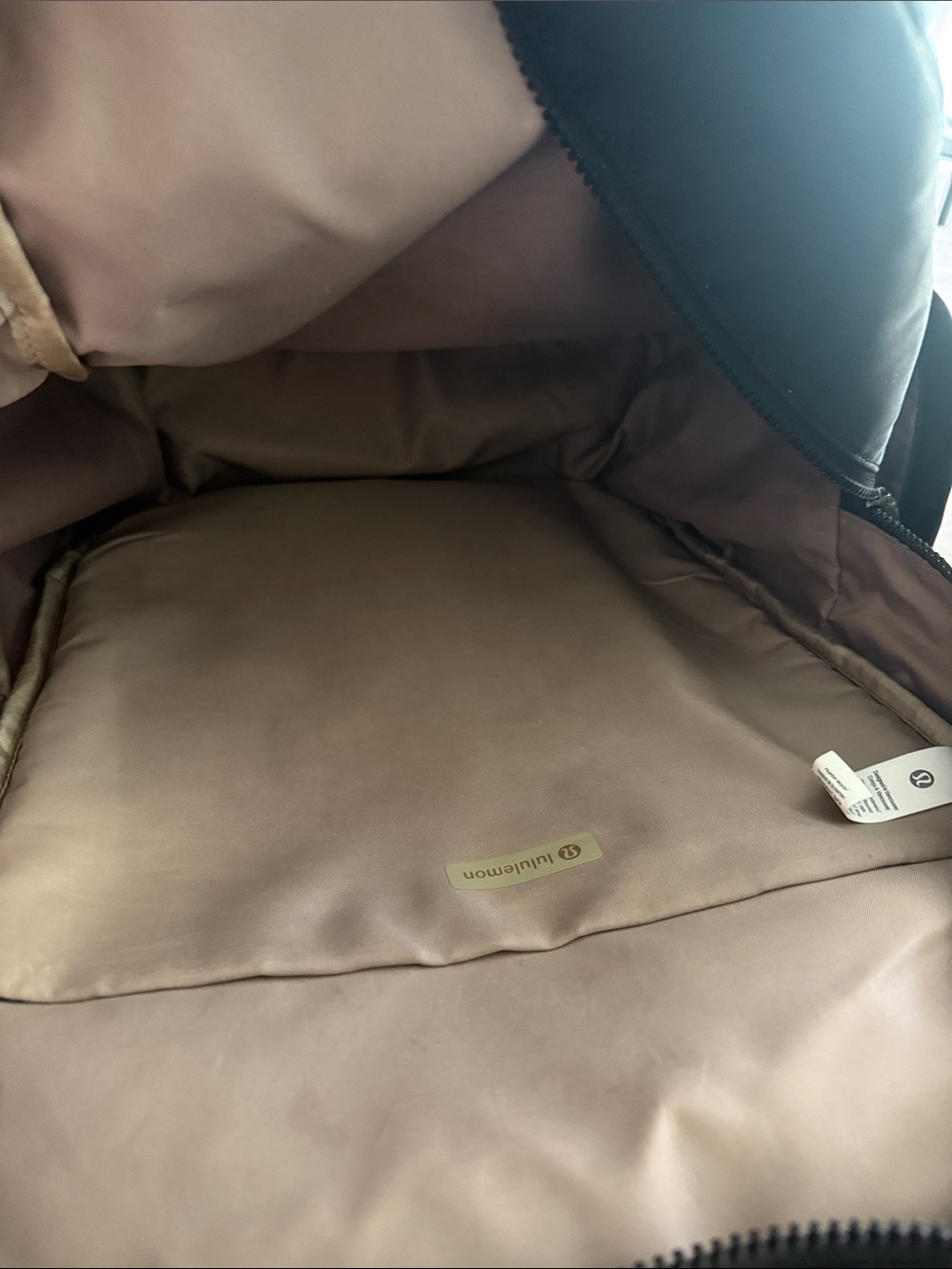 lululemon Black Everyday Backpack 22L - Picture 4 of 5